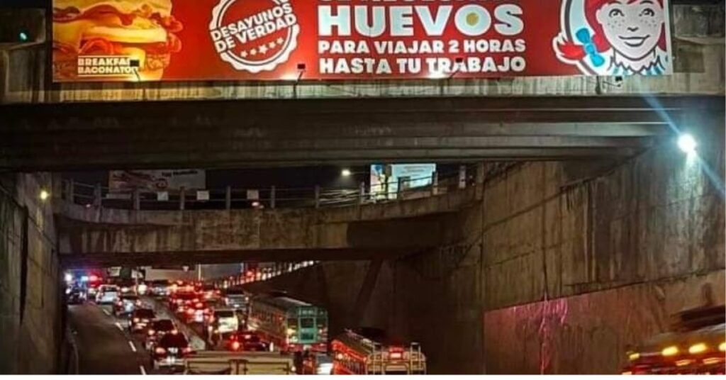Wendy's triunfa en Guatemala con anuncios que captan la esencia del tráfico matutino humor y empatía en desayunos para largas horas de viaje.