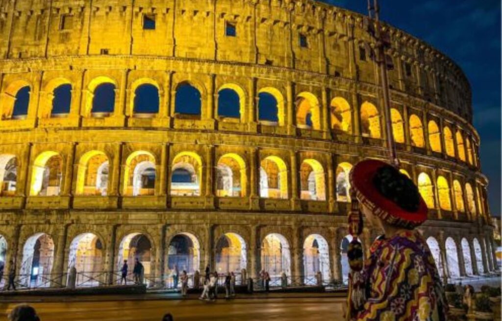 Representación Cultural en Iconos Europeos Torre Eiffel y Coliseo Romano como Escenarios