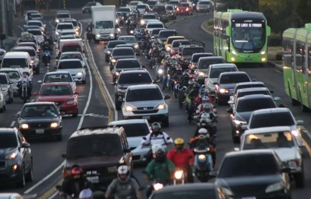 CA-9 en caos 300 km de desafíos para viajar de Guatemala a Izabal