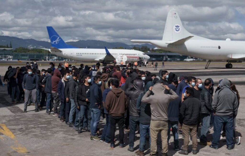 Estados Unidos Batió Récord en Deportaciones de Migrantes a Guatemala en 2024