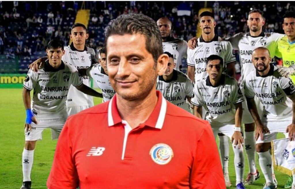 Ronald González busca cambiarlo todo con decisión clave en Comunicaciones