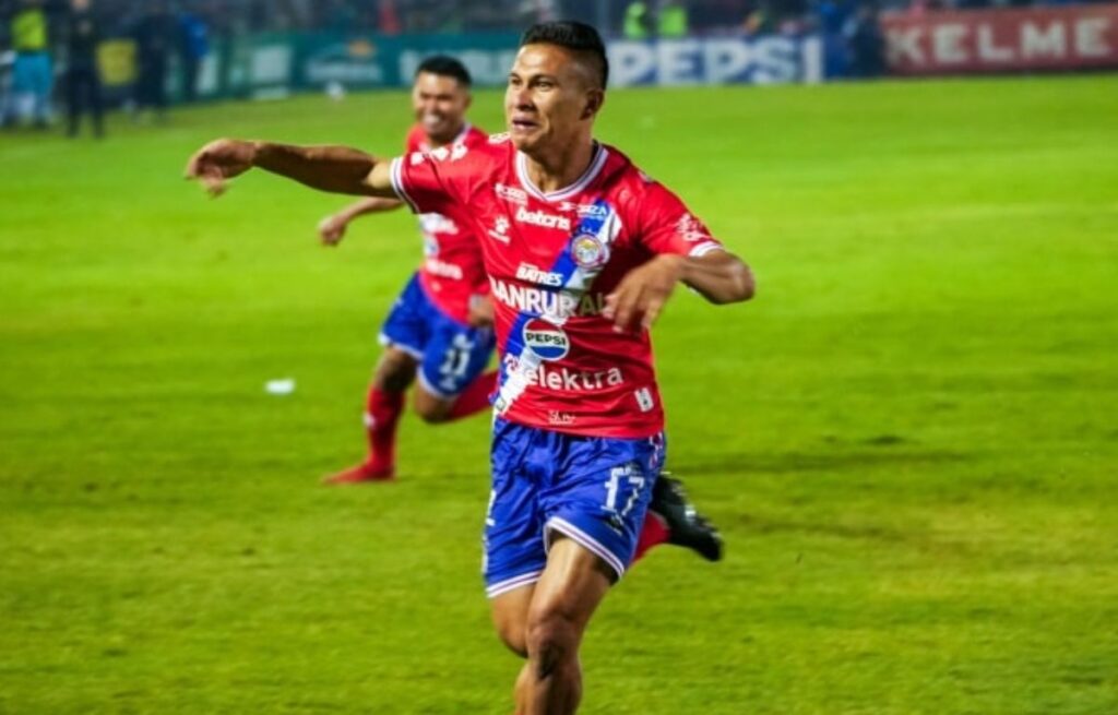 ¿Quién es Denilson Ochaeta un talento que nació en Petén