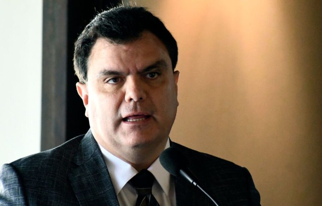 La Directiva Considera Tomar Drásticas Decisiones en la Crisis de Comunicaciones